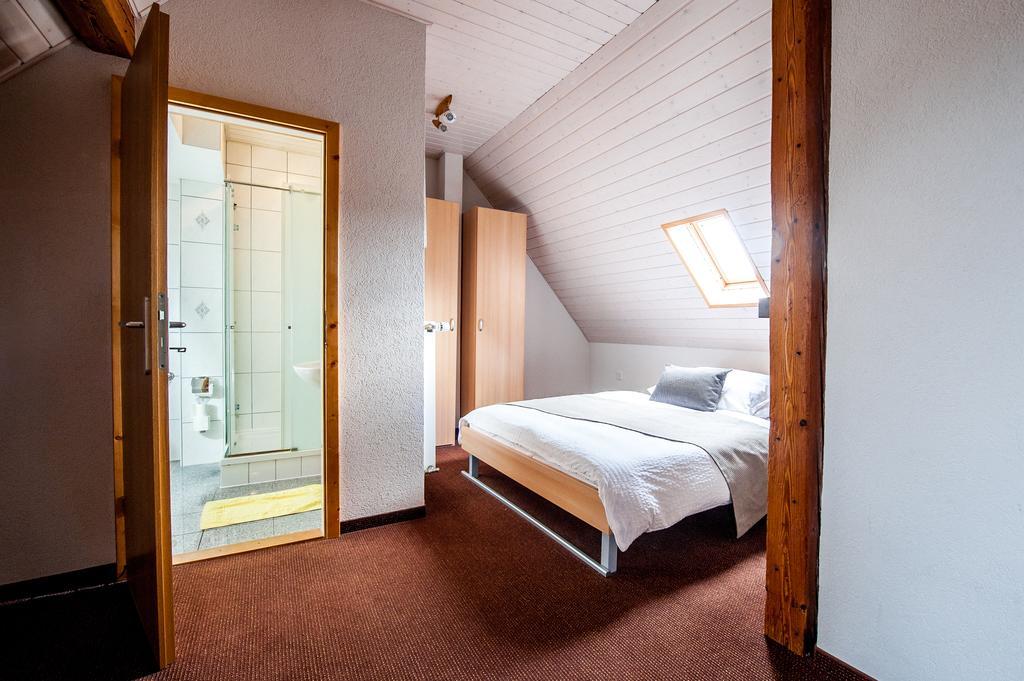 Hotel Acacia Marly-le-Grand Buitenkant foto