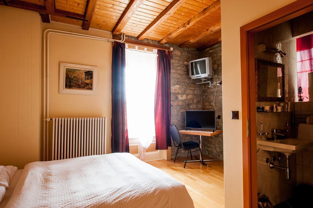Hotel Acacia Marly-le-Grand Buitenkant foto