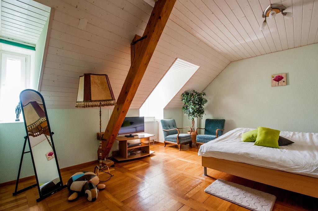 Hotel Acacia Marly-le-Grand Buitenkant foto