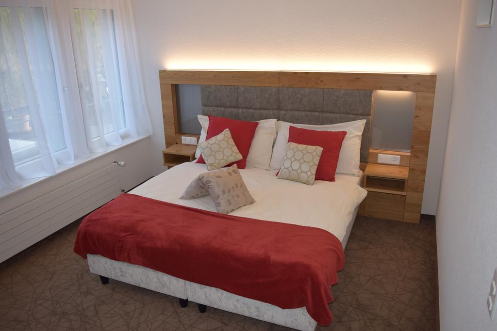 Hotel Acacia Marly-le-Grand Buitenkant foto