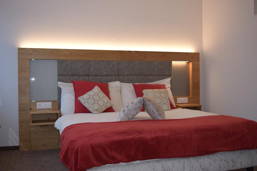 Hotel Acacia Marly-le-Grand Buitenkant foto