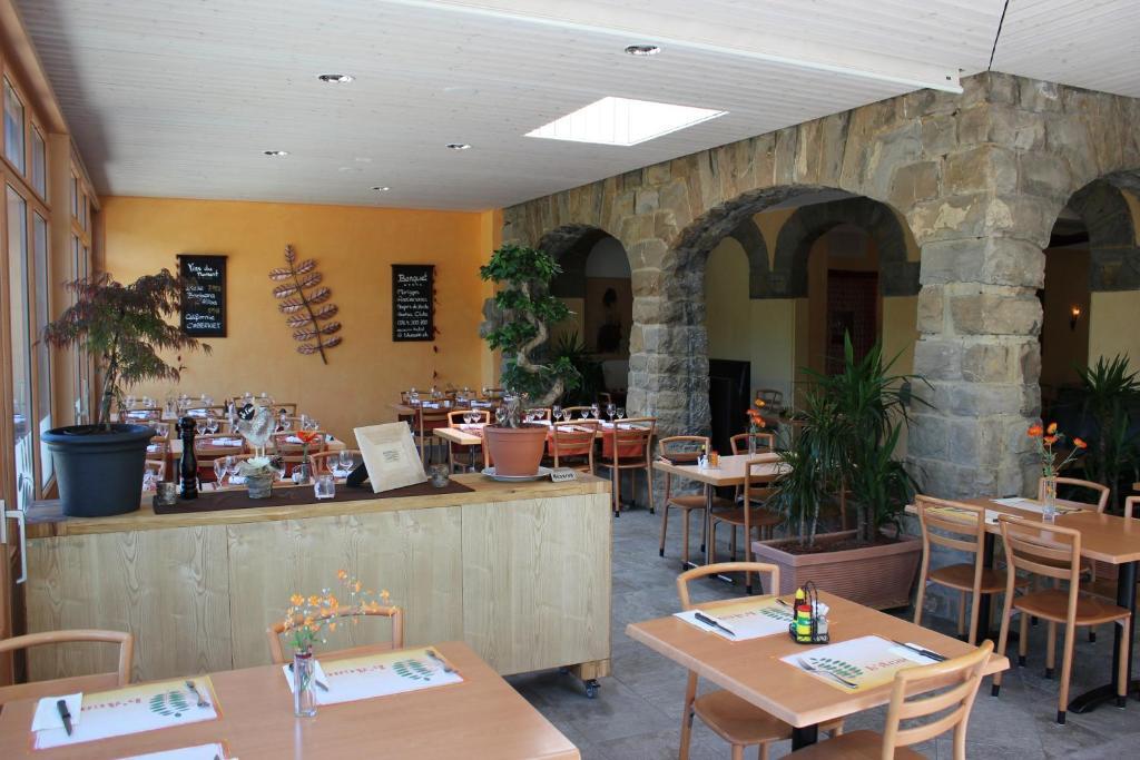 Hotel Acacia Marly-le-Grand Buitenkant foto