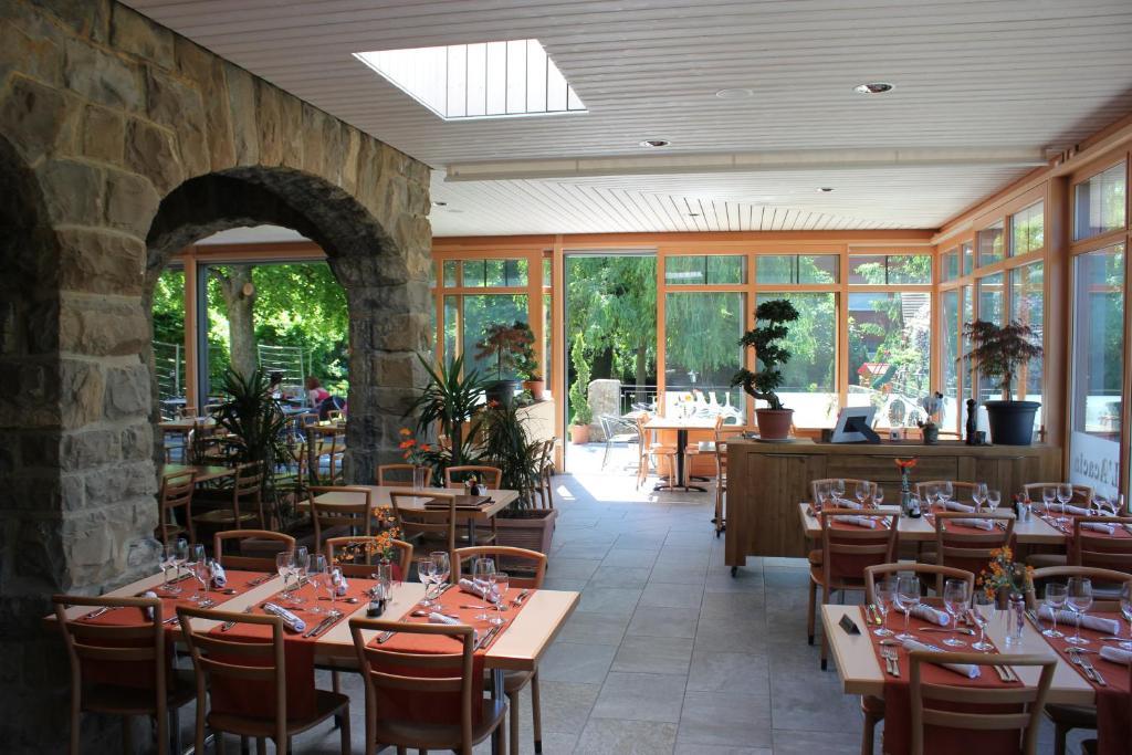 Hotel Acacia Marly-le-Grand Buitenkant foto