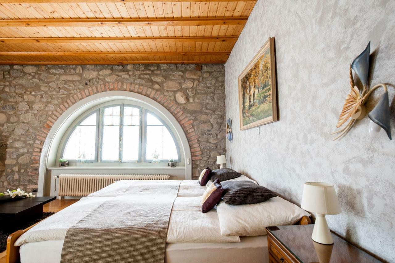 Hotel Acacia Marly-le-Grand Buitenkant foto